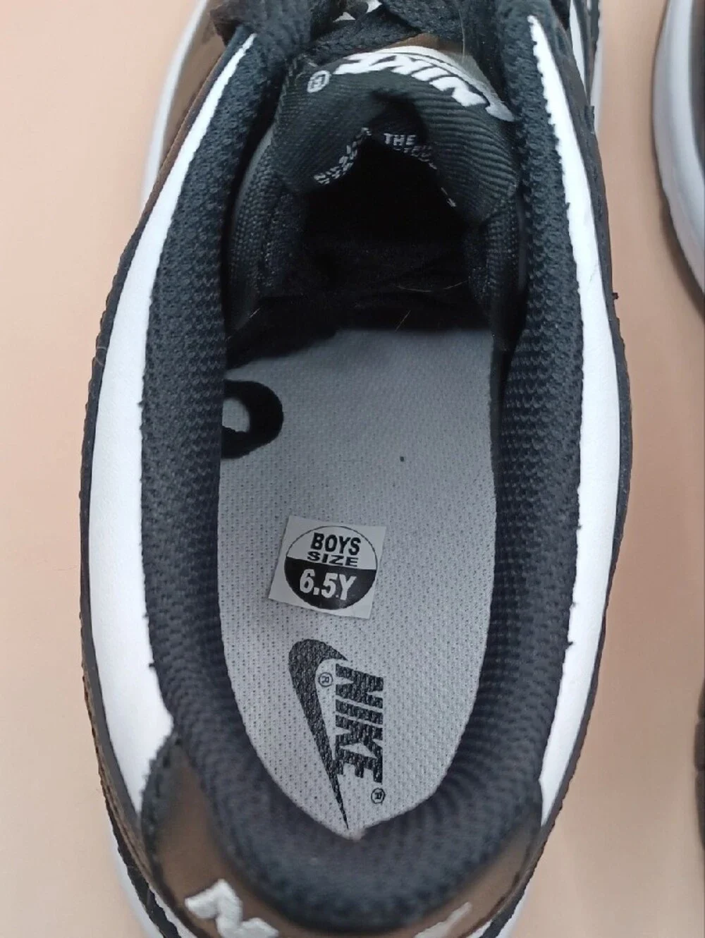 NWOB Nike Dunk Low Sneaker-Black/White Size Women 8/Youth 6.5Y US CW1590-100